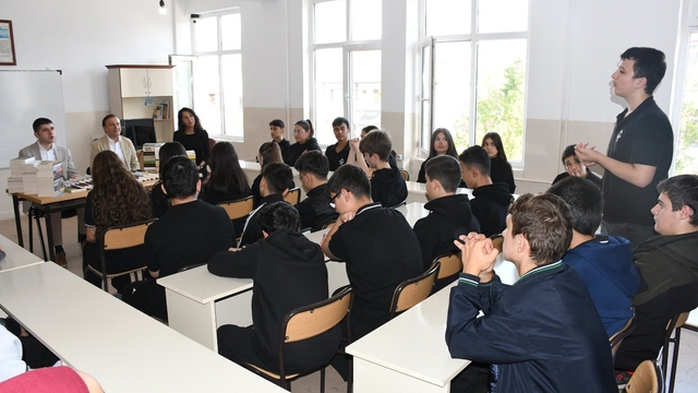 Alaçam'da 10 bin kitap öğrencilerle buluşturuldu