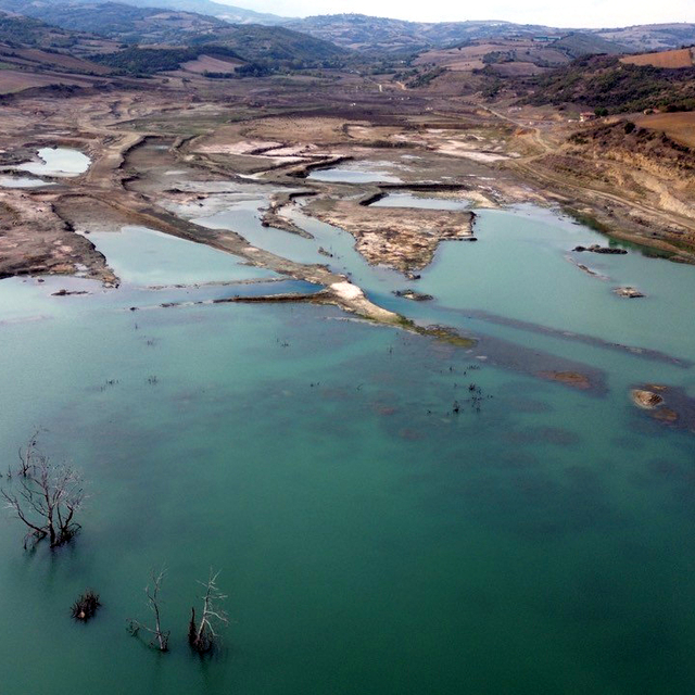 Trakya'da barajlar kuruyor, belediyeler su kuyuları açıyor