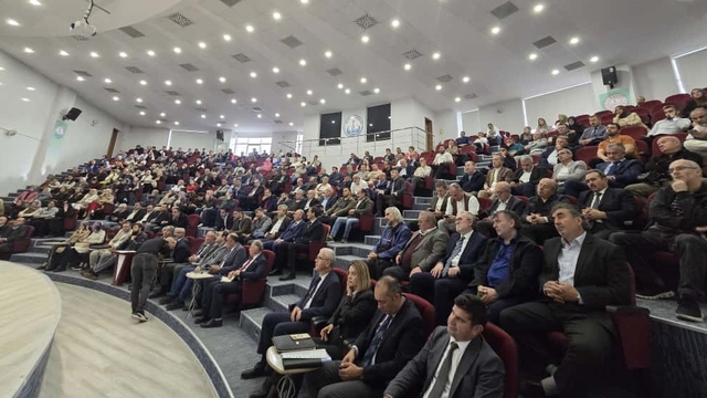 Kütahya'da okul müdürlerine İyilikte Yarışan Sınıflar Projesi tanıtıldı