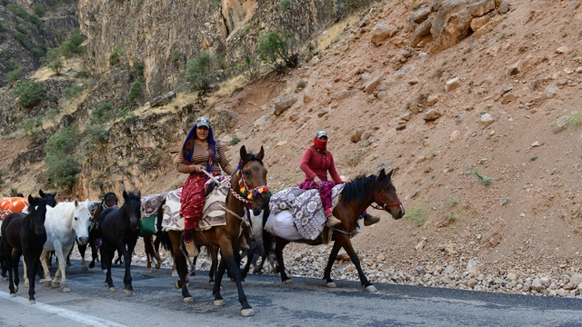 Van'da göçerlerin zorlu yolculuğu başladı