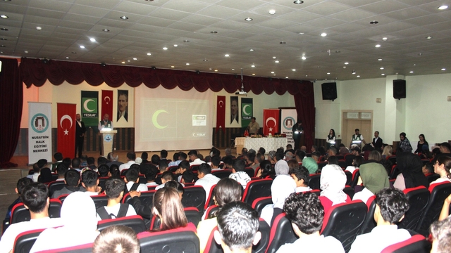 Nusaybin'de Yeşilay tarafından bağımlılıkla mücadele konulu seminer düzenlendi