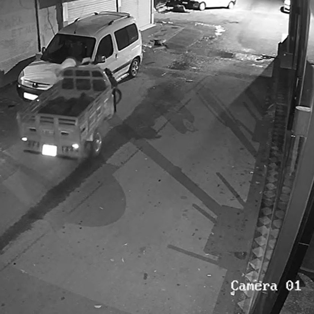 Diyaliz tedavisine gidebilmek için aldıkları motosiklet çalındı