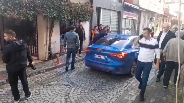 Sındırgı'da 6.1'lik depremde yıkılan ve hasar gören binalar havadan görüntülendi (4)