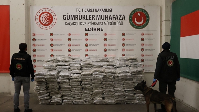 Edirne'de sınır kapılarında 524 kilo 336 gram uyuşturucu ele geçirildi