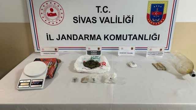 Sivas'ta hakkında 15 yıl 7 ay hapis cezası bulunan firari yakalandı