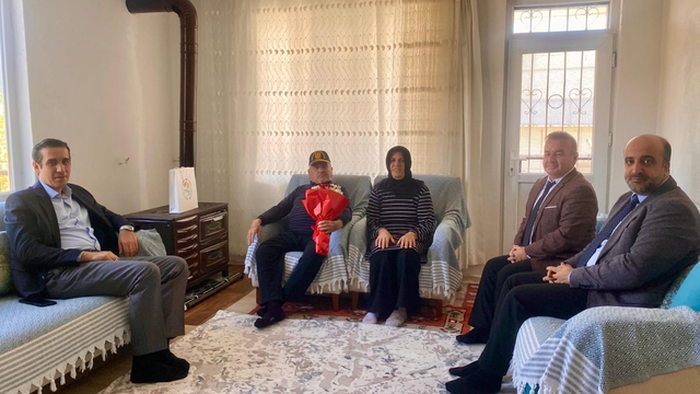 Bozyazı Kaymakamı Tuncay Topsakaloğlu'ndan gaziye ziyaret