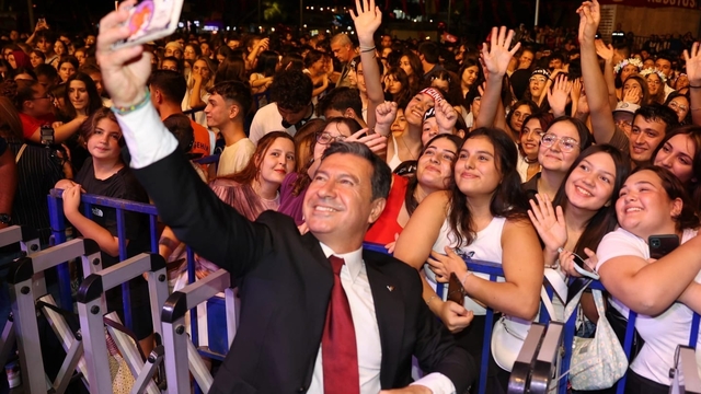 Muğla Büyükşehir Belediye Başkanı Aras'tan 29 Ekim Cumhuriyet Bayramı mesajı