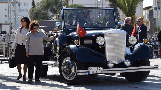 Manisa'da Cumhuriyet'in 102. yılı kutlanıyor