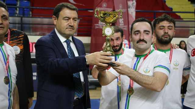 Kütahya'da Cumhuriyet Kupası futbol müsabakası yapıldı