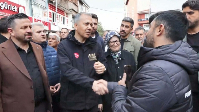 Sındırgı'da 6.1'lik depremde yıkılan ve hasar gören binalar havadan görüntülendi (7)