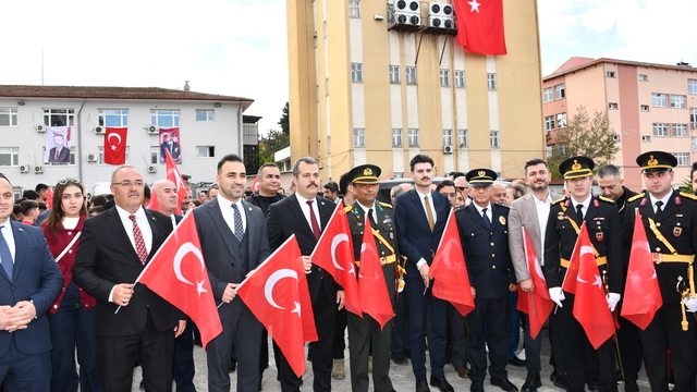 Vezirköprü'de Cumhuriyet Yürüyüşü düzenlendi
