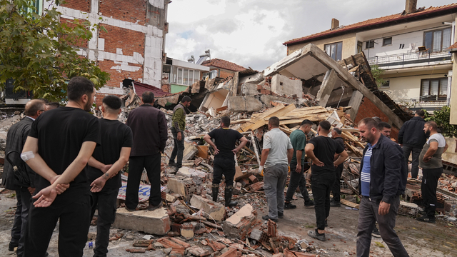 Sındırgı'da ağır hasarlı binaların önceden boşaltılması depremde can kaybı yaşatmadı