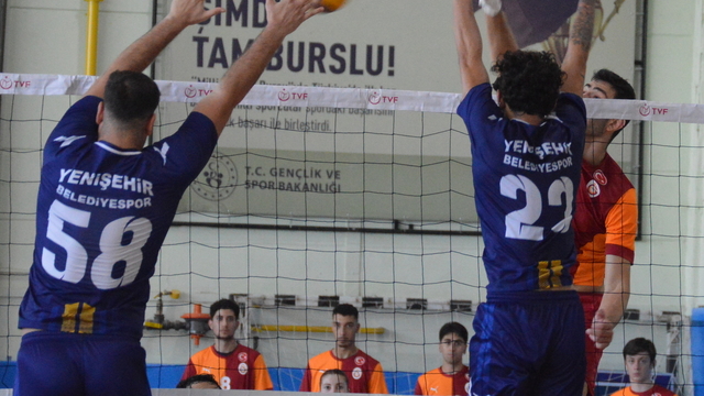 Yenişehir Belediyespor yenilmez olarak liderliğe oynuyor