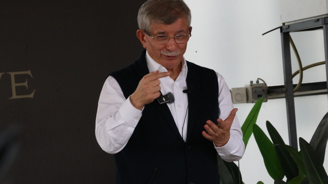 Gelecek Partisi Genel Başkanı Davutoğlu, Kayseri'de "Küresel Vicdan" konulu söyleşiye katıldı: