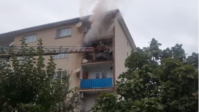 Kastamonu'da balkona bırakılan köz nedeniyle çıkan yangın söndürüldü