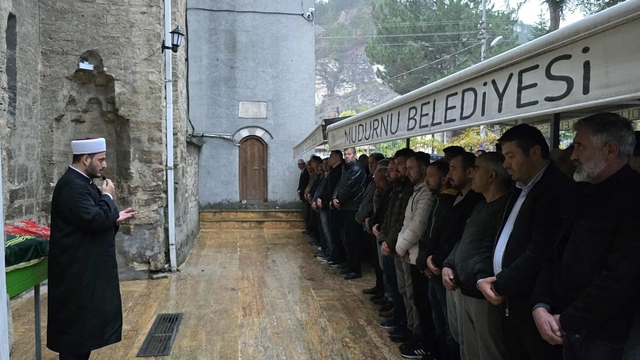 Bolu'da tartıştığı eşi tarafından öldürülen kadın defnedildi