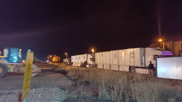 Sındırgı'da 6.1'lik yıkılan ve hasar gören binalar havadan görüntülendi (9)