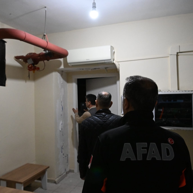 Sındırgı depreminde Manisa'da 83 yapı etkilendi