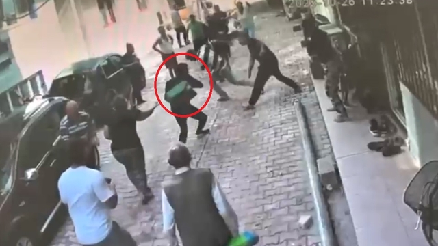 Park kavgasında birbirlerine kaldırım taşıyla vurdular