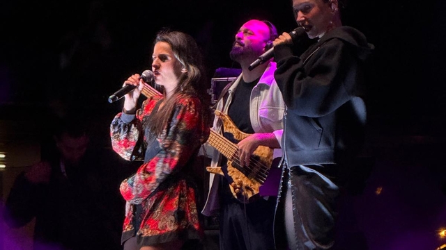 Şarkıcı Zeynep Bastık Bursa'da konser verdi