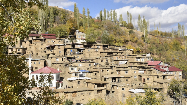 Bitlis'te 300 yıllık tarihi taş yapıların korunması için çalışma başlatılacak