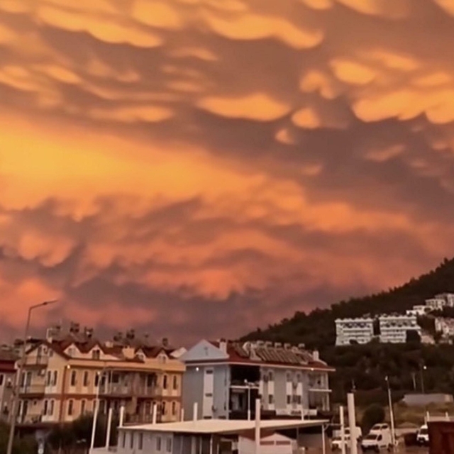 Fethiye'de Mammatus bulutları görüldü