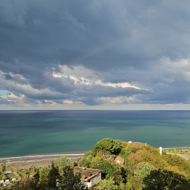 Zonguldak'ta aynı anda gökkuşağı ve hortum