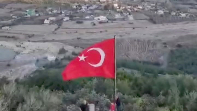 Gaziantep'te 1100 rakıma tırmanıp, Türk bayrağını dalgalandırdılar