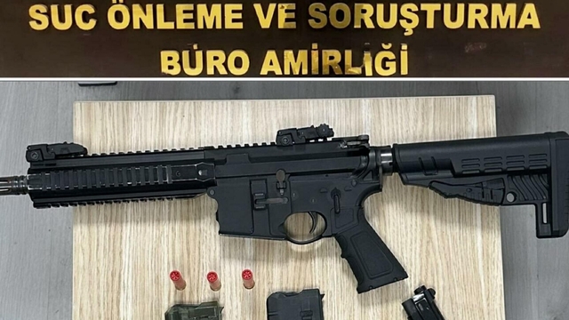 İzmir'de ruhsatsız silah ve uyuşturucu operasyonu; 6 gözaltı