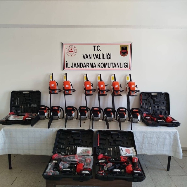 Van'da 430 bin TL değerinde gümrük kaçağı eşya ele geçirildi