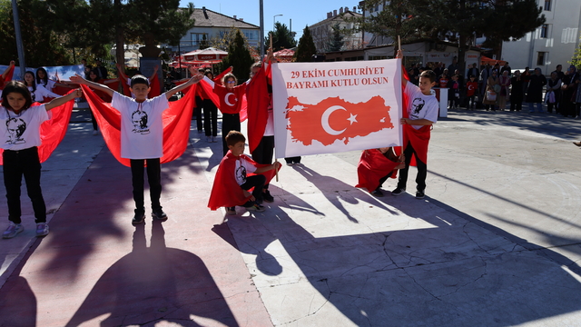 Orta'da Cumhuriyet'in 102. yılı kutlandı