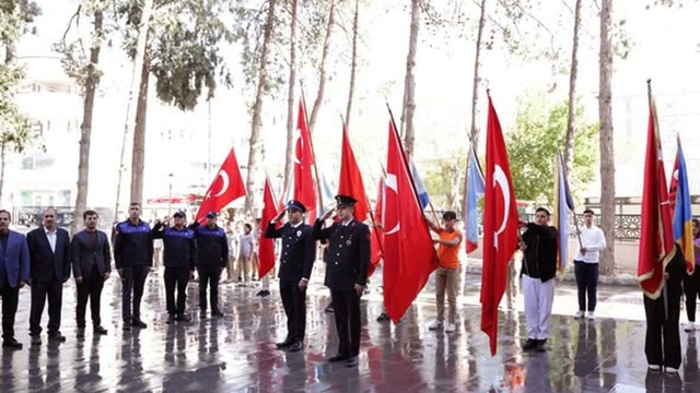 Nizip ve Araban ilçelerinde Cumhuriyet'in 102. yılı kutlandı