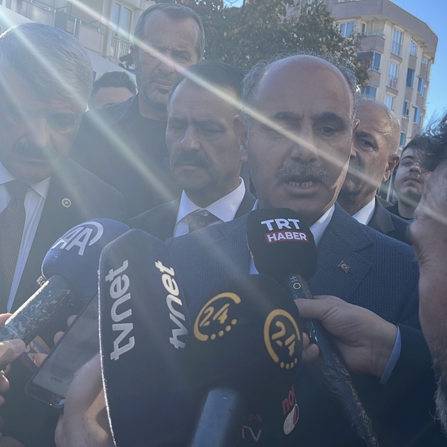 Gebze'de bina çöktü; 5 kişiden 1'i sağ, 2'sinin cansız bedeni çıkarıldı (14...