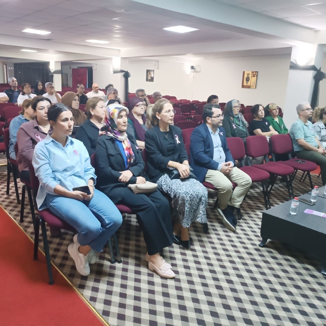 Bozyazı'da meme kanseri teşhisi ve tedavi süreçlerine ilişkin konferans ver...