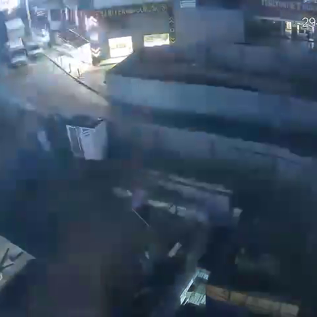 Gebze'de bina çöktü; 5 kişiden 1'i sağ, 2'sinin cansız bedeni çıkarıldı (15...