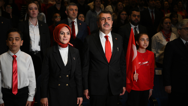 MEB'in "Köklü Geçmişten Güçlü Cumhuriyete" konulu yarışmasının ödül töreni yapıldı