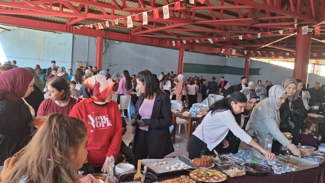Saimbeyli'de Gazze'ye destek için kermes düzenlendi