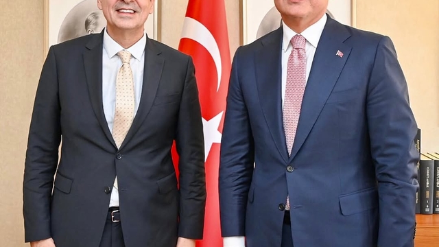 Bakan Ersoy, Antalyaspor Başkanı Perçin'i kabul etti