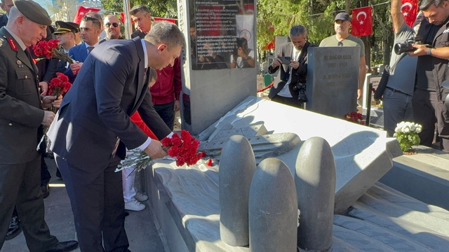 Antalya'da Yüzbaşı Mustafa Ertuğrul Aker için yapılan anıt mezar açıldı