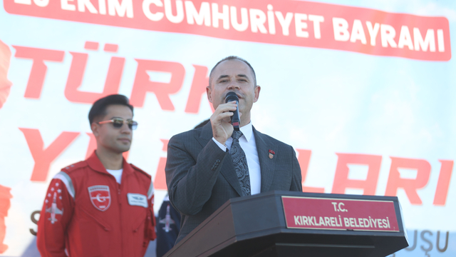 Türk Yıldızları, Kırklareli semalarında gösteri uçuşu yaptı