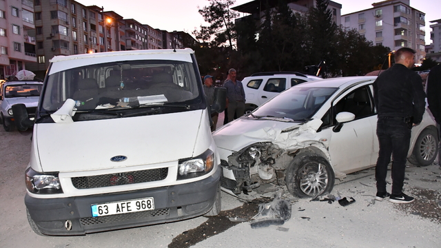 Adıyaman'da zincirleme trafik kazasında 5 kişi yaralandı