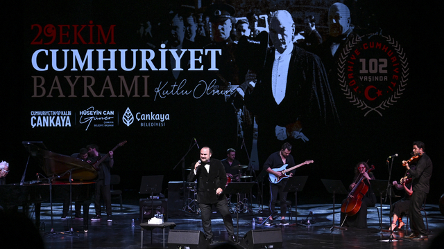 Çankaya Belediyesi, Cumhuriyet'in 102. yılını Hakan Aysev konseriyle kutladı