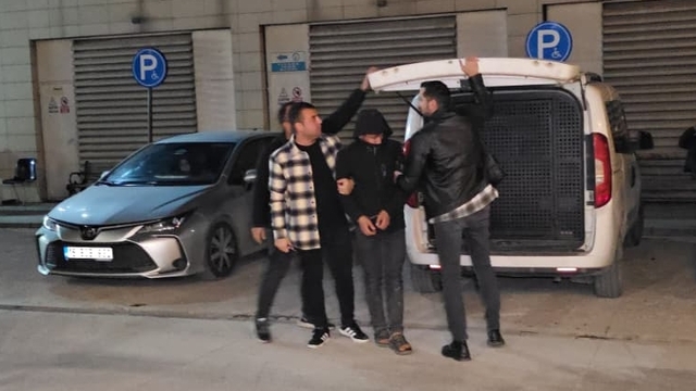 Bursa'da kesinleşmiş 12 yıl hapis cezası bulunan firari çalıntı motosikletle yakalandı