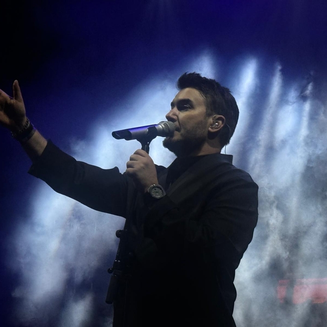 Şarkıcı Mustafa Ceceli Bursa'da konser verdi