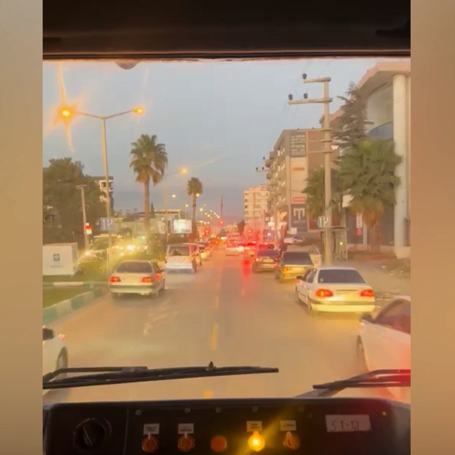 Osmaniye'de duyarlı sürücüler, itfaiyeye koridor oluşturdu