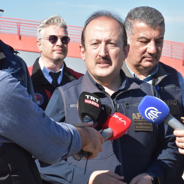 AFAD Başkanı Pehlivan: Sındırgı'da 11 bin binada hasar tespit çalışması yap...