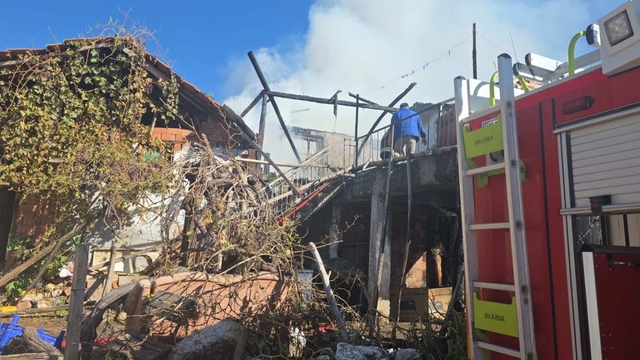 Muğla'da yangın çıkan müstakil ev kullanılamaz hale geldi