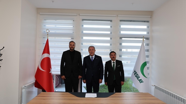 TBMM Milli Savunma Komisyonu Başkanı Akar'dan Yeşilay Rehabilitasyon Merkezi'ne ziyaret