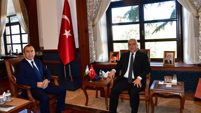 Özbekistan'ın Ankara Büyükelçisi Haydarov, Trabzon'da ziyaretlerde bulundu