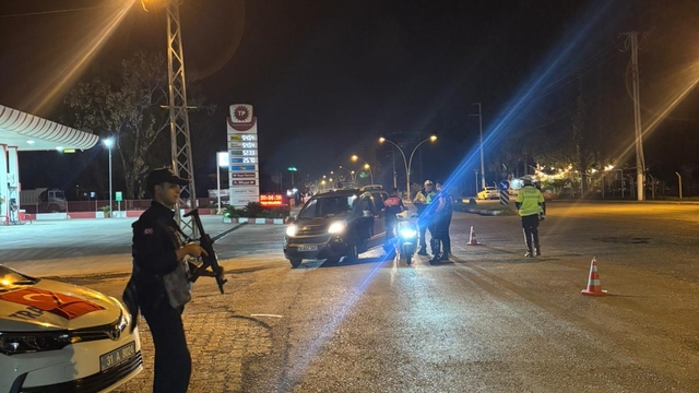 Hatay'da huzur ve güven uygulamasında 3 kişi yakalandı